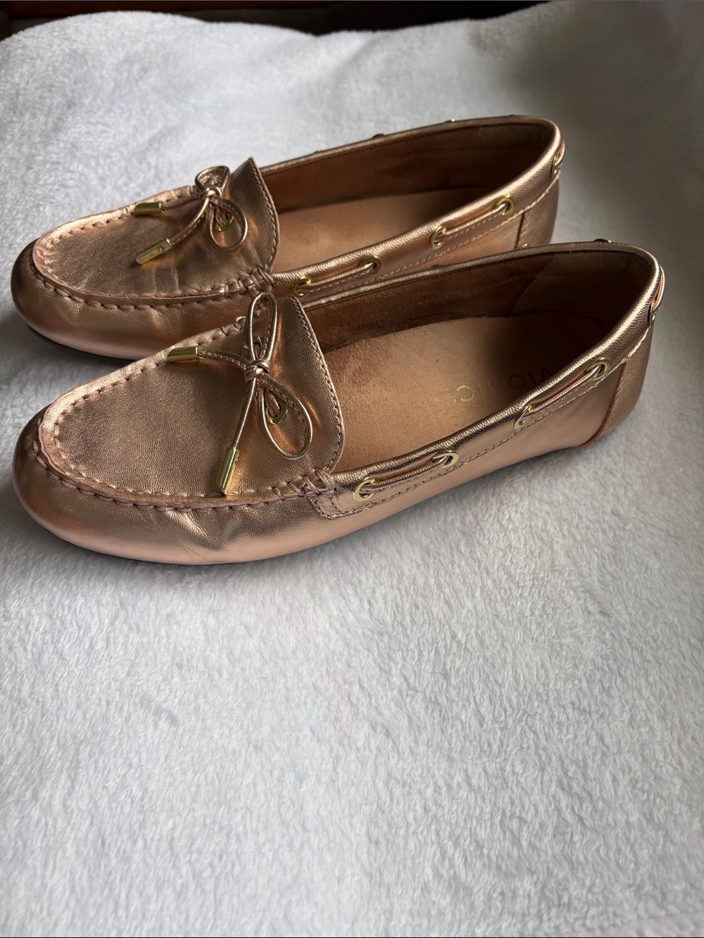 Vionic Metallic Rose Gold Slip-On Driving Loafers (size 7)